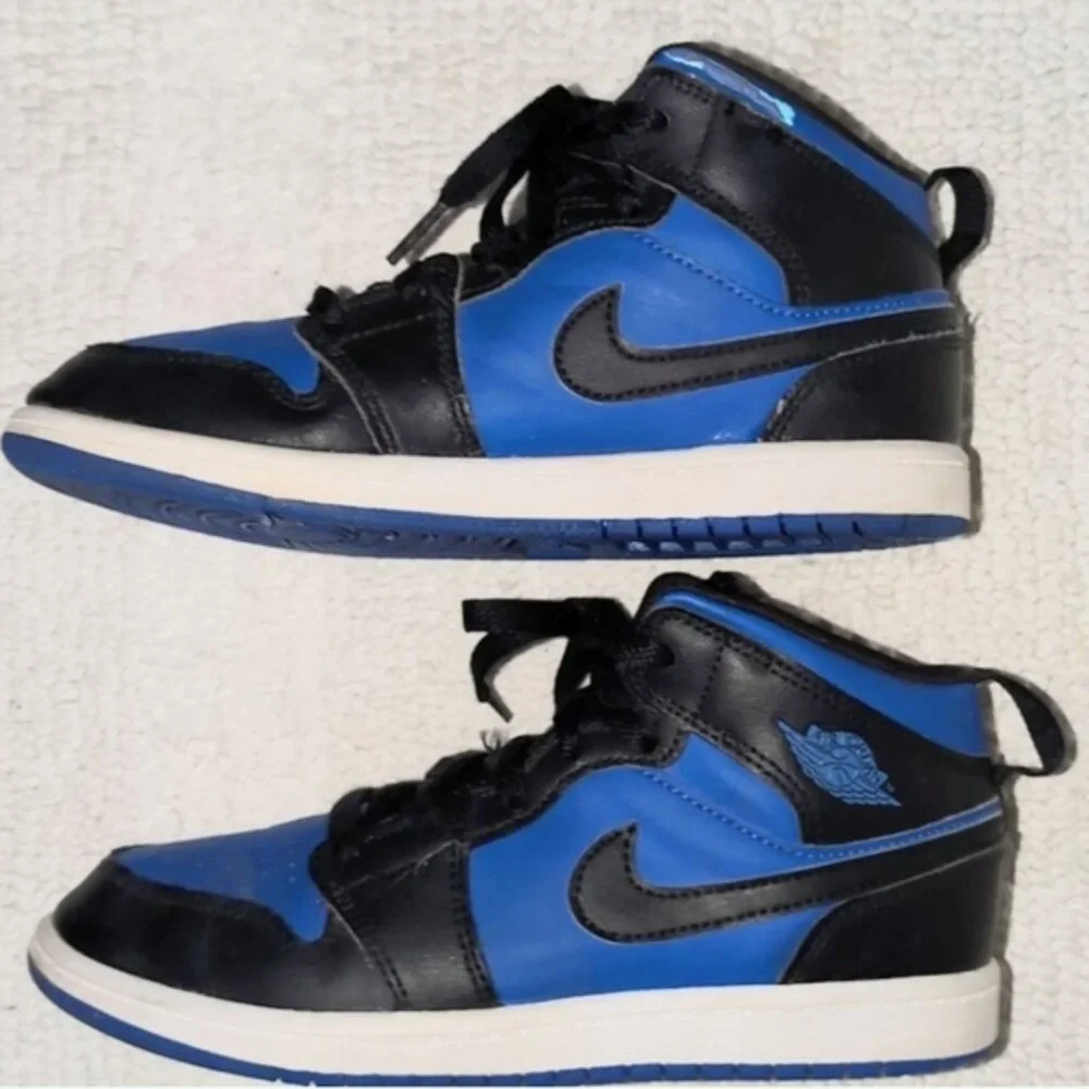 NIKE Air Jordan Kids Mid Black and Blue Sneakers 3